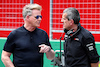 GP AUSTRIA, (L to R): Gordon Ramsey (GBR) Celebrity Chef with Guenther Steiner (ITA) Haas F1 Team Prinicipal on the grid.
02.07.2023. Formula 1 World Championship, Rd 10, Austrian Grand Prix, Spielberg, Austria, Gara Day.
- www.xpbimages.com, EMail: requests@xpbimages.com © Copyright: Moy / XPB Images