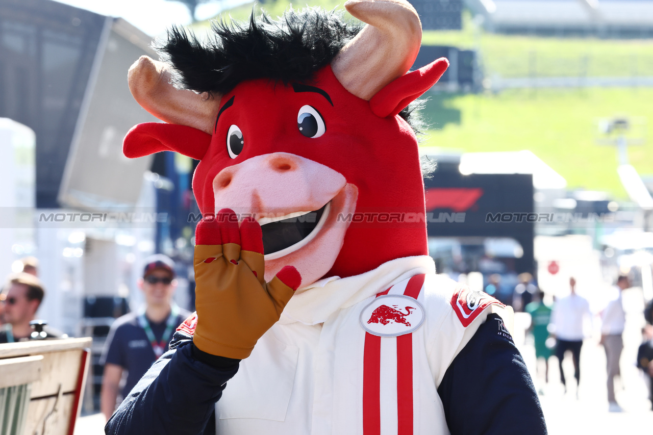 GP AUSTRIA, Paddock Atmosfera.

29.06.2023. Formula 1 World Championship, Rd 10, Austrian Grand Prix, Spielberg, Austria, Preparation Day.

- www.xpbimages.com, EMail: requests@xpbimages.com © Copyright: Batchelor / XPB Images