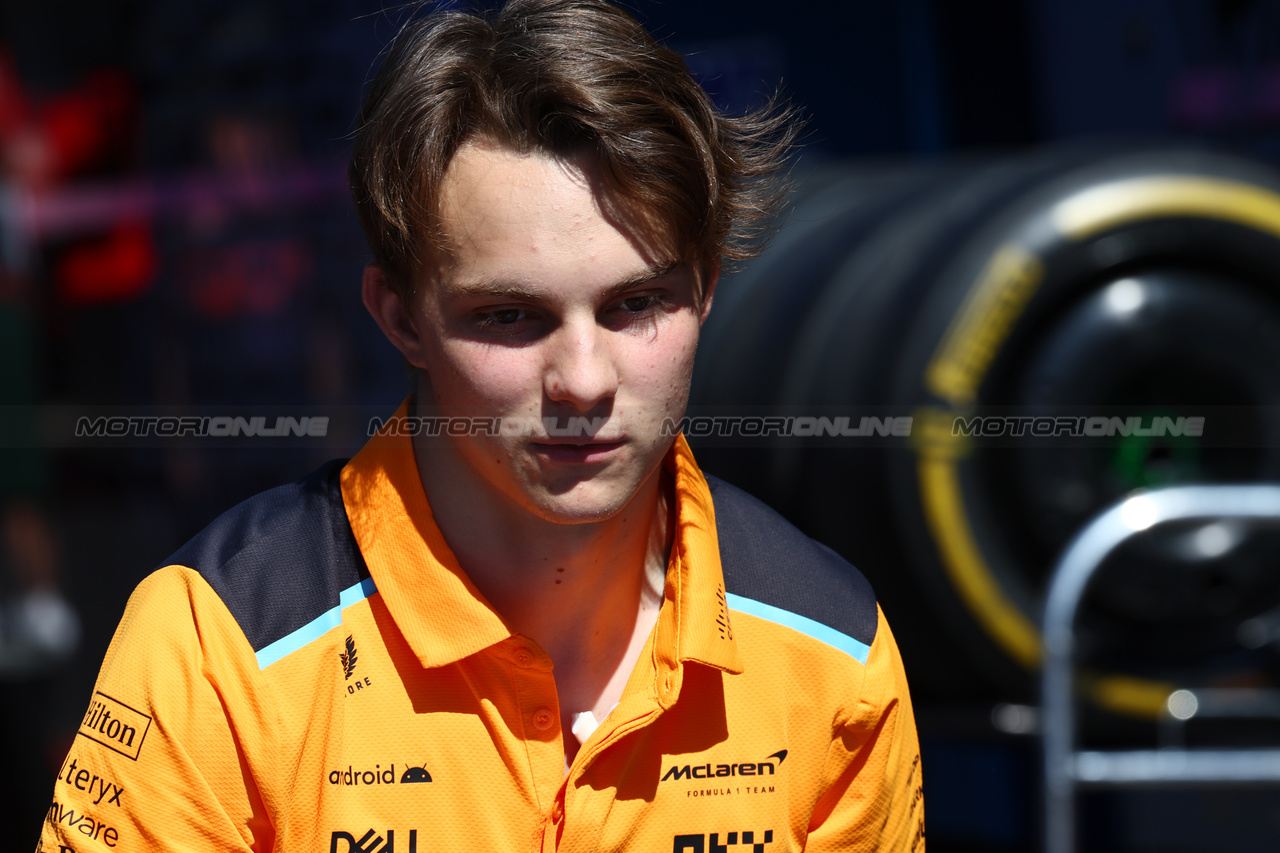 GP AUSTRIA, Oscar Piastri (AUS) McLaren plays table tennis in the paddock.

29.06.2023. Formula 1 World Championship, Rd 10, Austrian Grand Prix, Spielberg, Austria, Preparation Day.

- www.xpbimages.com, EMail: requests@xpbimages.com © Copyright: Batchelor / XPB Images