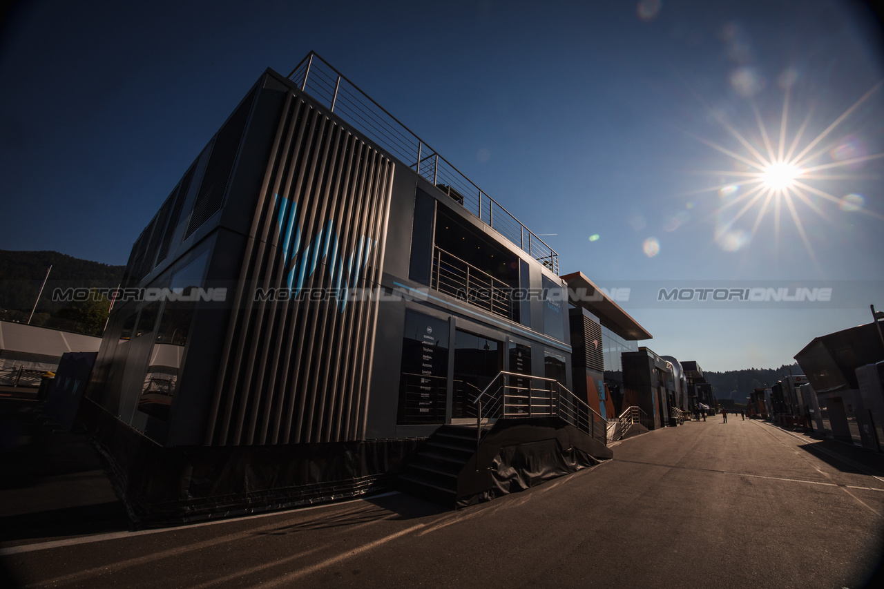 GP AUSTRIA, Williams Racing motorhome in the paddock.

29.06.2023. Formula 1 World Championship, Rd 10, Austrian Grand Prix, Spielberg, Austria, Preparation Day.

- www.xpbimages.com, EMail: requests@xpbimages.com © Copyright: Bearne / XPB Images