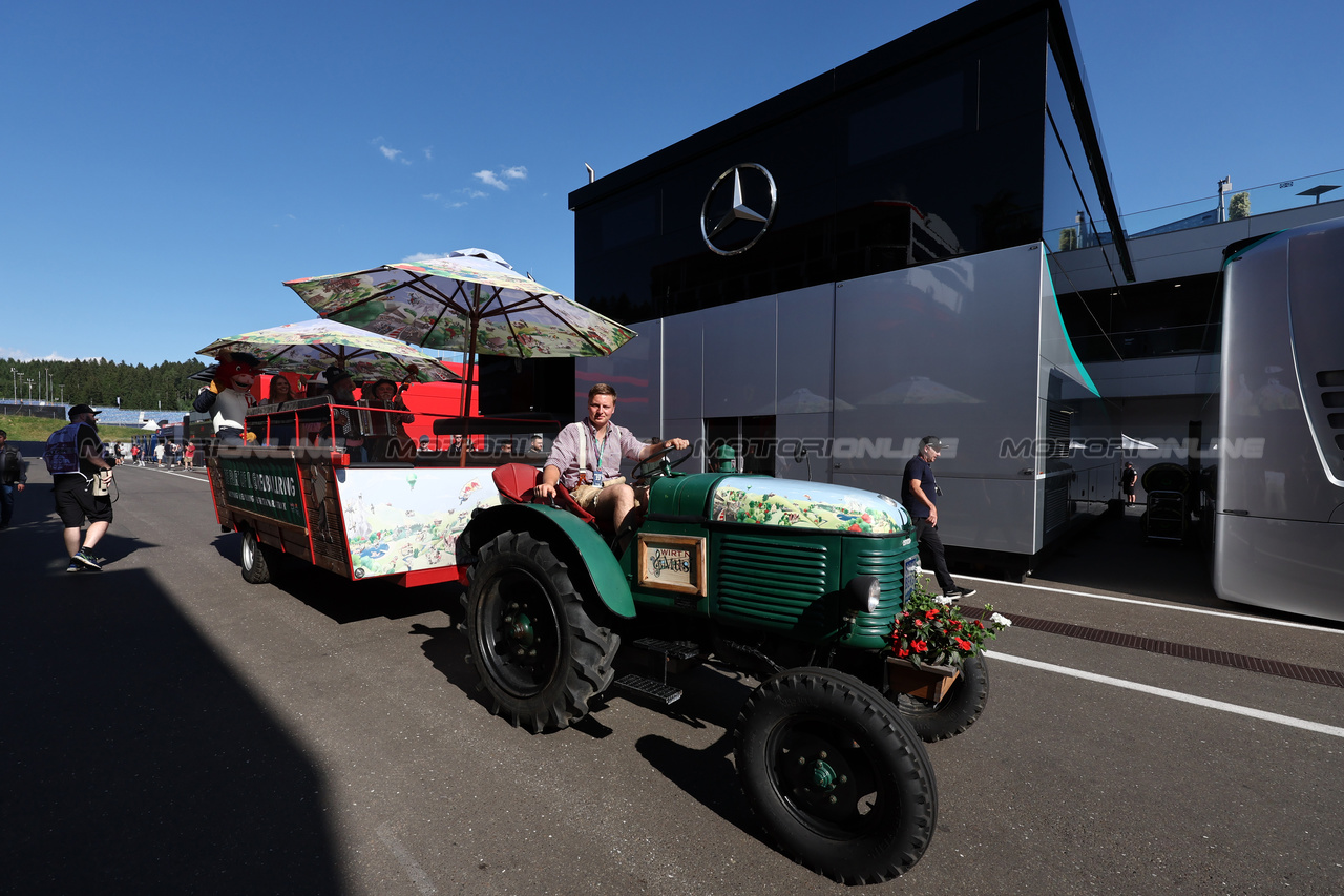 GP AUSTRIA, Paddock Atmosfera.

29.06.2023. Formula 1 World Championship, Rd 10, Austrian Grand Prix, Spielberg, Austria, Preparation Day.

- www.xpbimages.com, EMail: requests@xpbimages.com © Copyright: Moy / XPB Images
