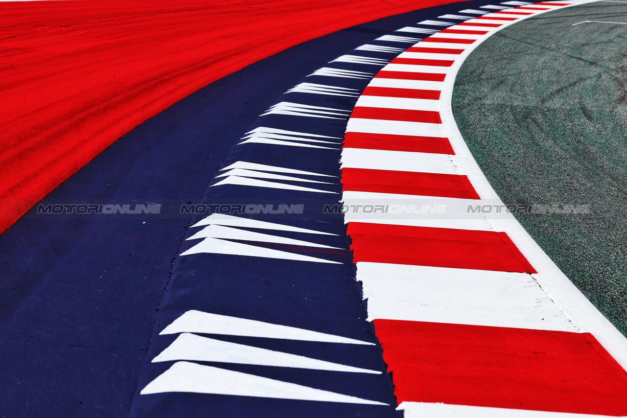 GP AUSTRIA, Circuit Atmosfera - kerb detail.

29.06.2023. Formula 1 World Championship, Rd 10, Austrian Grand Prix, Spielberg, Austria, Preparation Day.

- www.xpbimages.com, EMail: requests@xpbimages.com © Copyright: Moy / XPB Images