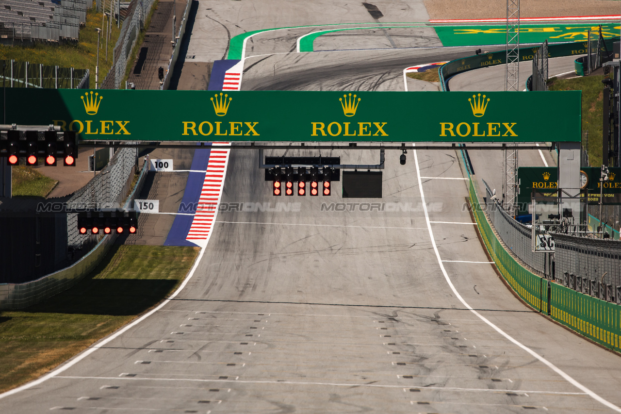 GP AUSTRIA, Circuit Atmosfera - partenza / finish straight.

29.06.2023. Formula 1 World Championship, Rd 10, Austrian Grand Prix, Spielberg, Austria, Preparation Day.

- www.xpbimages.com, EMail: requests@xpbimages.com © Copyright: Bearne / XPB Images