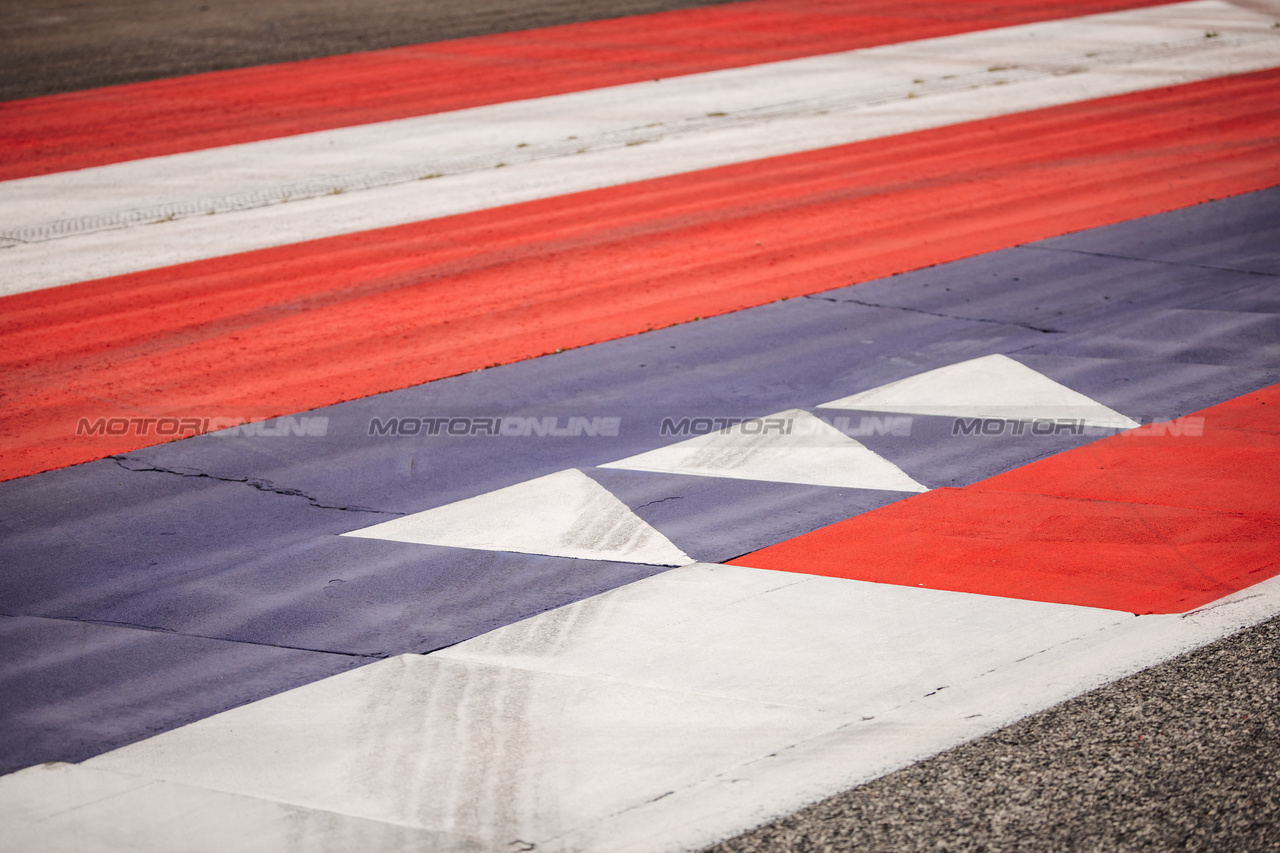 GP AUSTRIA, Circuit Atmosfera - kerb detail.

29.06.2023. Formula 1 World Championship, Rd 10, Austrian Grand Prix, Spielberg, Austria, Preparation Day.

- www.xpbimages.com, EMail: requests@xpbimages.com © Copyright: Bearne / XPB Images