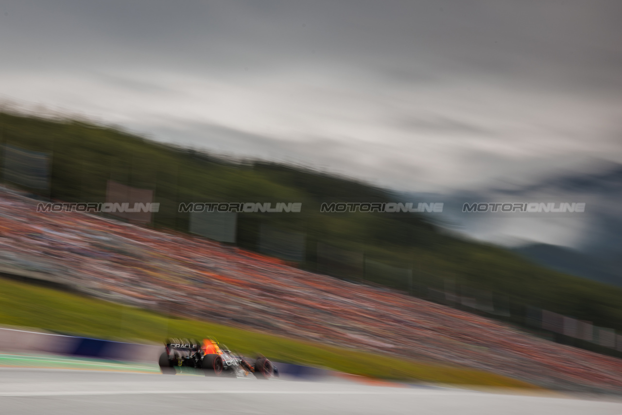 GP AUSTRIA, Sergio Perez (MEX) Red Bull Racing RB19.

01.07.2023. Formula 1 World Championship, Rd 10, Austrian Grand Prix, Spielberg, Austria, Sprint Day.

- www.xpbimages.com, EMail: requests@xpbimages.com © Copyright: Bearne / XPB Images