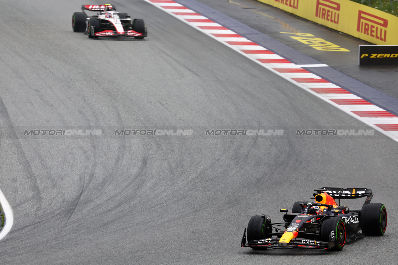 GP AUSTRIA, Max Verstappen (NLD) Red Bull Racing RB19.

01.07.2023. Formula 1 World Championship, Rd 10, Austrian Grand Prix, Spielberg, Austria, Sprint Day.

- www.xpbimages.com, EMail: requests@xpbimages.com © Copyright: Batchelor / XPB Images