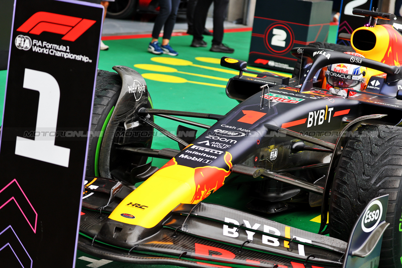 GP AUSTRIA, Gara winner Max Verstappen (NLD) Red Bull Racing RB19 in parc ferme.

01.07.2023. Formula 1 World Championship, Rd 10, Austrian Grand Prix, Spielberg, Austria, Sprint Day.

- www.xpbimages.com, EMail: requests@xpbimages.com © Copyright: Batchelor / XPB Images