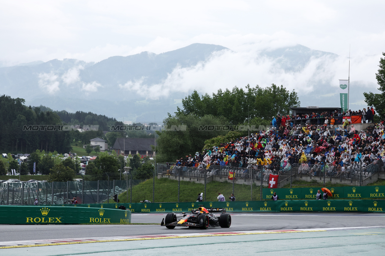 GP AUSTRIA, Max Verstappen (NLD) Red Bull Racing RB19.

01.07.2023. Formula 1 World Championship, Rd 10, Austrian Grand Prix, Spielberg, Austria, Sprint Day.

- www.xpbimages.com, EMail: requests@xpbimages.com © Copyright: Moy / XPB Images