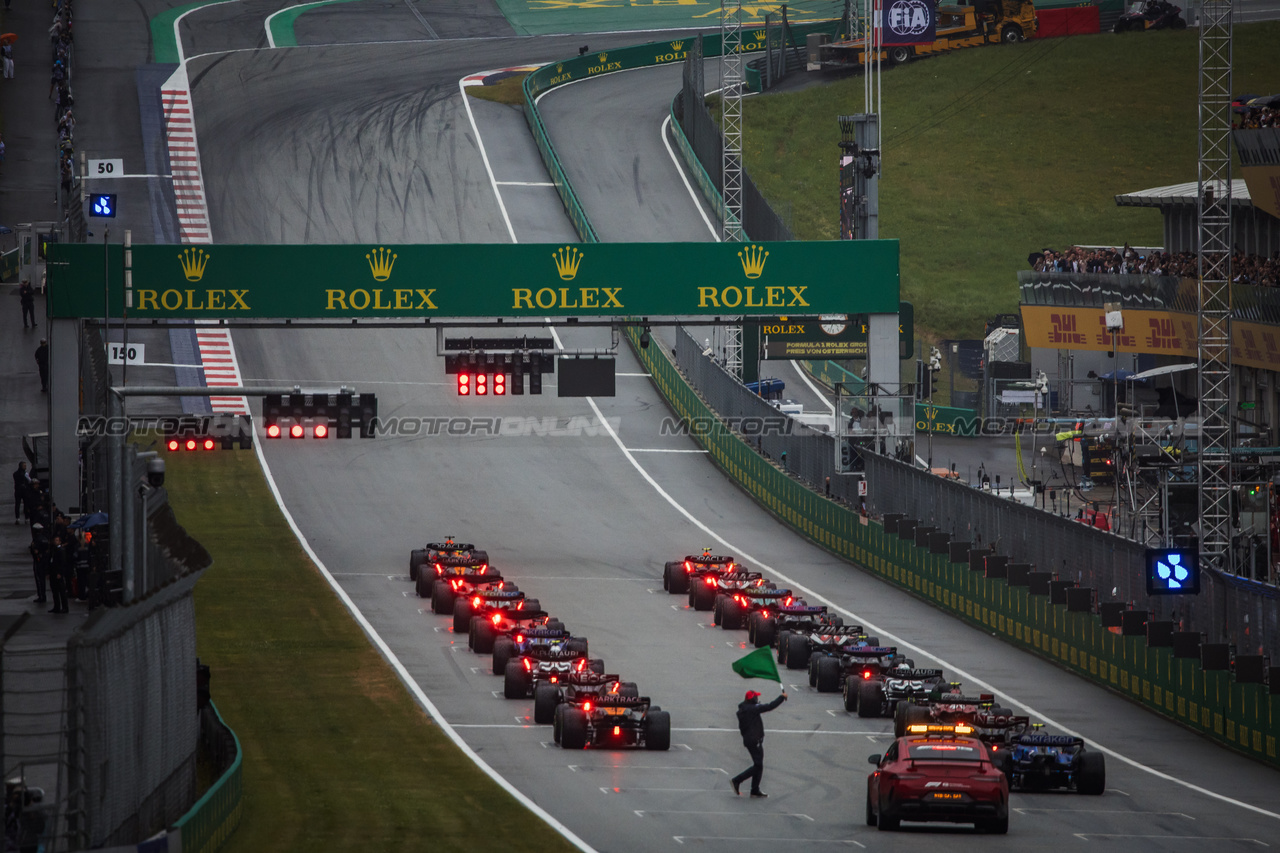 GP AUSTRIA, The partenza of the Sprint race.

01.07.2023. Formula 1 World Championship, Rd 10, Austrian Grand Prix, Spielberg, Austria, Sprint Day.

- www.xpbimages.com, EMail: requests@xpbimages.com © Copyright: Bearne / XPB Images