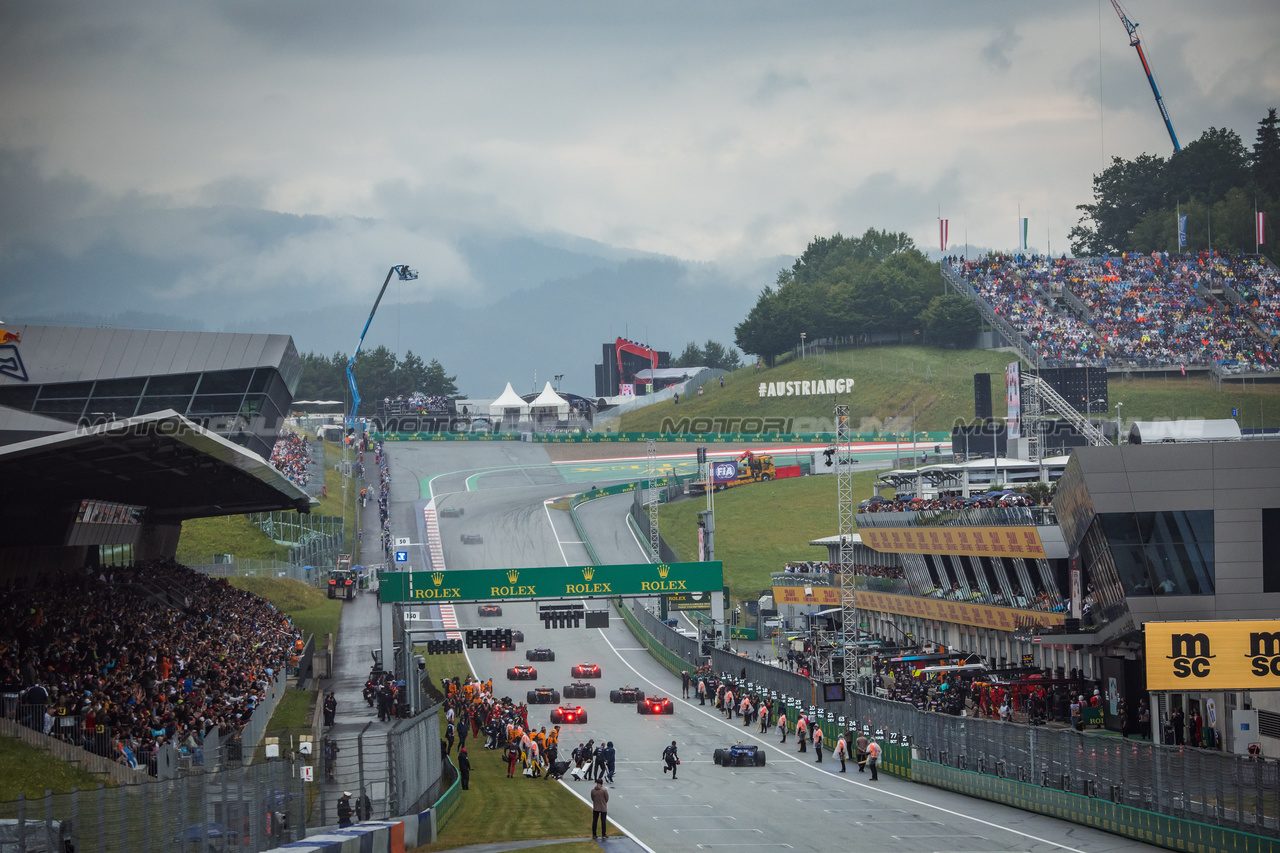 GP AUSTRIA, The formation lap.

01.07.2023. Formula 1 World Championship, Rd 10, Austrian Grand Prix, Spielberg, Austria, Sprint Day.

- www.xpbimages.com, EMail: requests@xpbimages.com © Copyright: Bearne / XPB Images