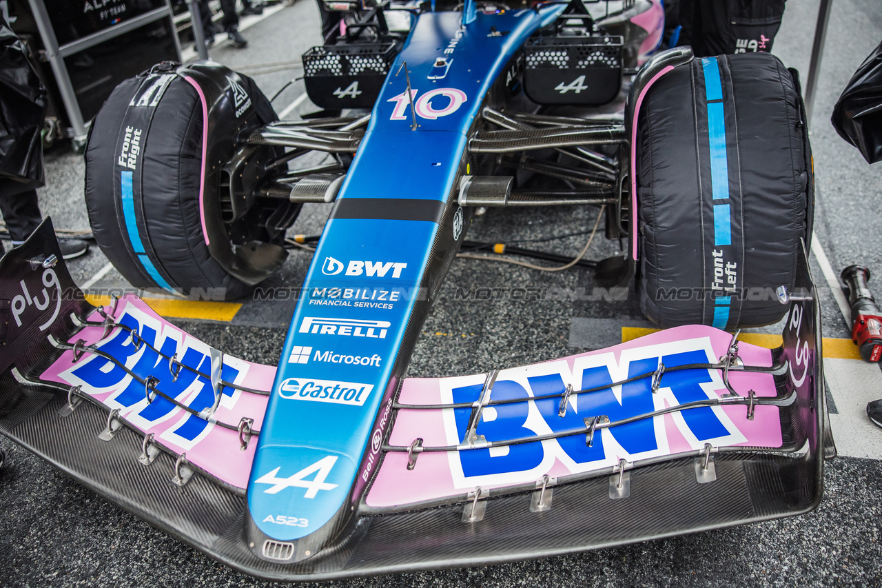 GP AUSTRIA, Pierre Gasly (FRA) Alpine F1 Team A523 on the grid - black band in memory of Dilano van 't Hoff.

01.07.2023. Formula 1 World Championship, Rd 10, Austrian Grand Prix, Spielberg, Austria, Sprint Day.

- www.xpbimages.com, EMail: requests@xpbimages.com © Copyright: Bearne / XPB Images