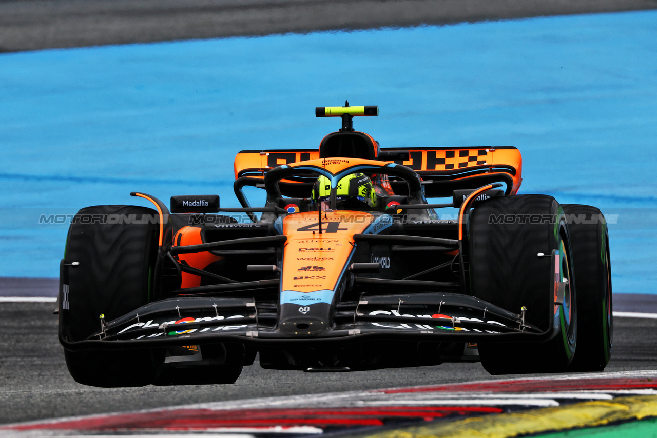 GP AUSTRIA, Lando Norris (GBR) McLaren MCL60.

01.07.2023. Formula 1 World Championship, Rd 10, Austrian Grand Prix, Spielberg, Austria, Sprint Day.

 - www.xpbimages.com, EMail: requests@xpbimages.com © Copyright: Coates / XPB Images