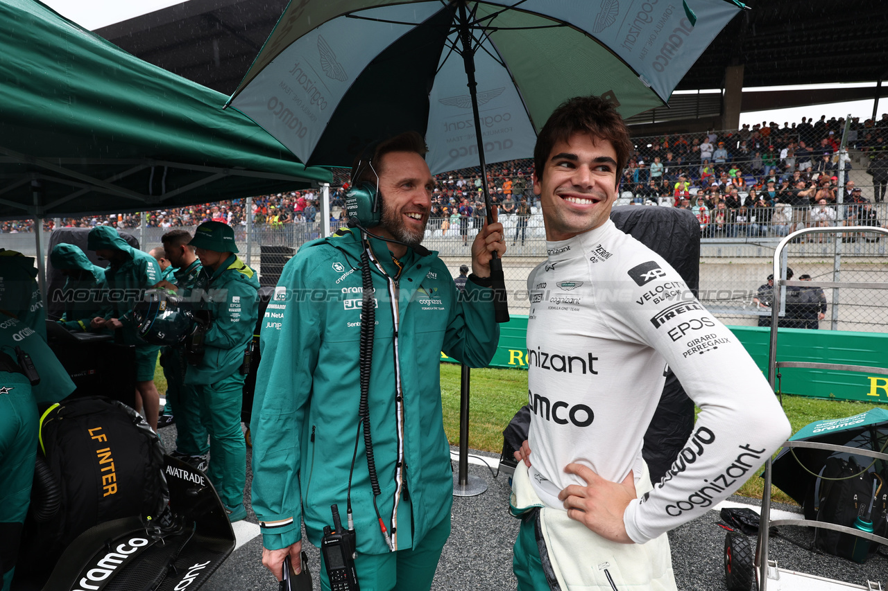 GP AUSTRIA, Lance Stroll (CDN) Aston Martin F1 Team on the grid.

01.07.2023. Formula 1 World Championship, Rd 10, Austrian Grand Prix, Spielberg, Austria, Sprint Day.

- www.xpbimages.com, EMail: requests@xpbimages.com © Copyright: Moy / XPB Images