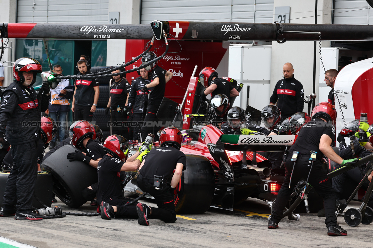 GP AUSTRIA, Zhou Guanyu (CHN) Alfa Romeo F1 Team C43 in the pits.

01.07.2023. Formula 1 World Championship, Rd 10, Austrian Grand Prix, Spielberg, Austria, Sprint Day.

- www.xpbimages.com, EMail: requests@xpbimages.com © Copyright: Moy / XPB Images