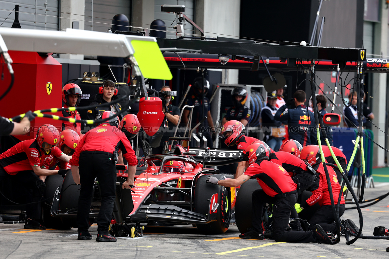 GP AUSTRIA, Charles Leclerc (MON) Ferrari SF-23 in the pits.

01.07.2023. Formula 1 World Championship, Rd 10, Austrian Grand Prix, Spielberg, Austria, Sprint Day.

- www.xpbimages.com, EMail: requests@xpbimages.com © Copyright: Moy / XPB Images