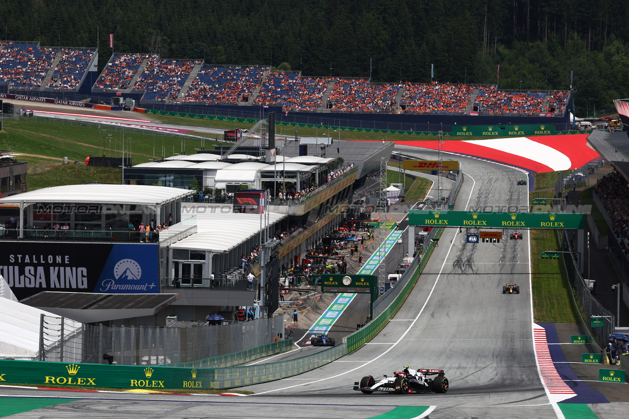 GP AUSTRIA, Yuki Tsunoda (JPN) AlphaTauri AT04.

30.06.2023. Formula 1 World Championship, Rd 10, Austrian Grand Prix, Spielberg, Austria, Qualifiche Day.

 - www.xpbimages.com, EMail: requests@xpbimages.com © Copyright: Coates / XPB Images