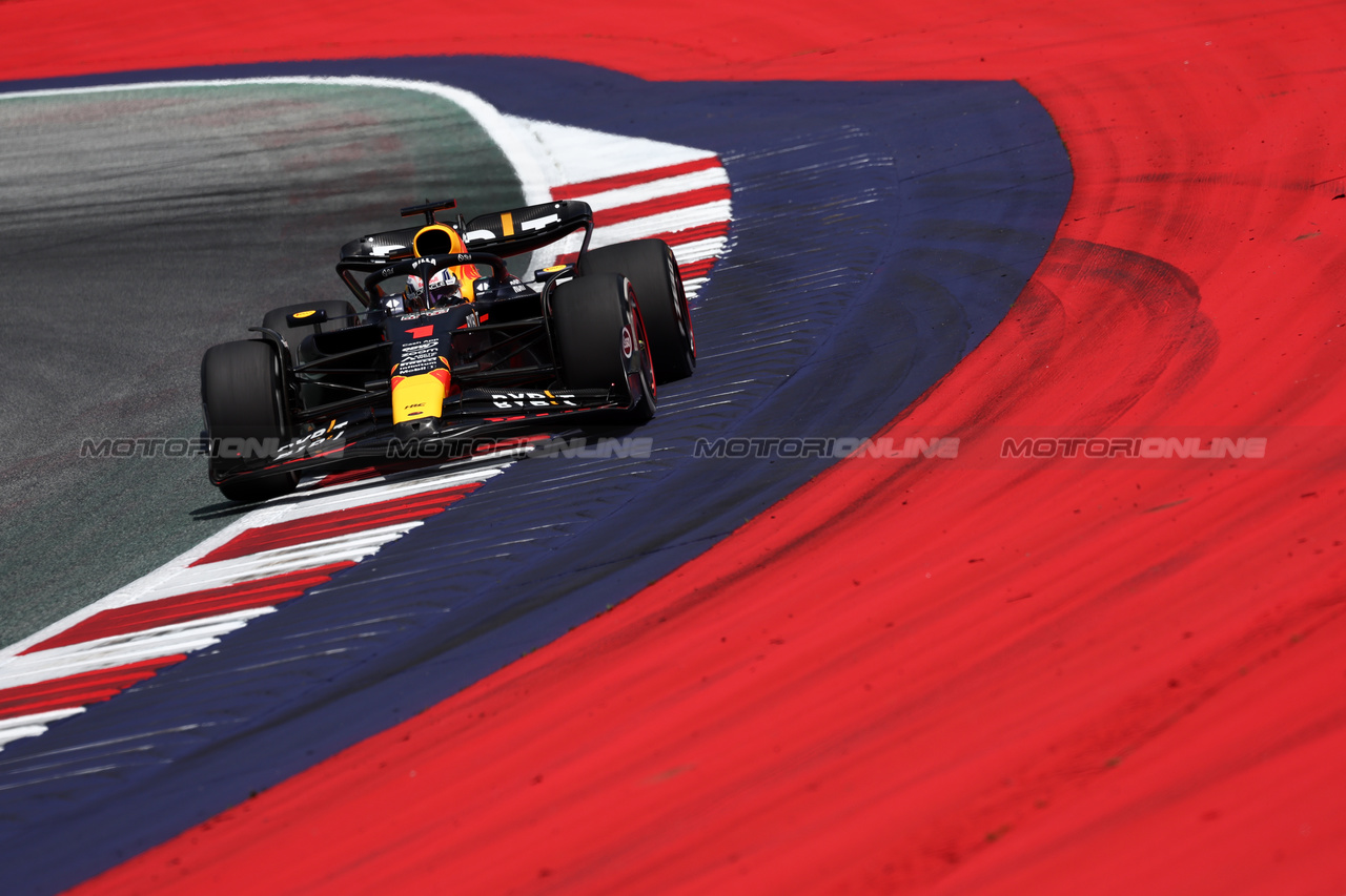 GP AUSTRIA, Max Verstappen (NLD) Red Bull Racing RB19.

30.06.2023. Formula 1 World Championship, Rd 10, Austrian Grand Prix, Spielberg, Austria, Qualifiche Day.

- www.xpbimages.com, EMail: requests@xpbimages.com © Copyright: Moy / XPB Images