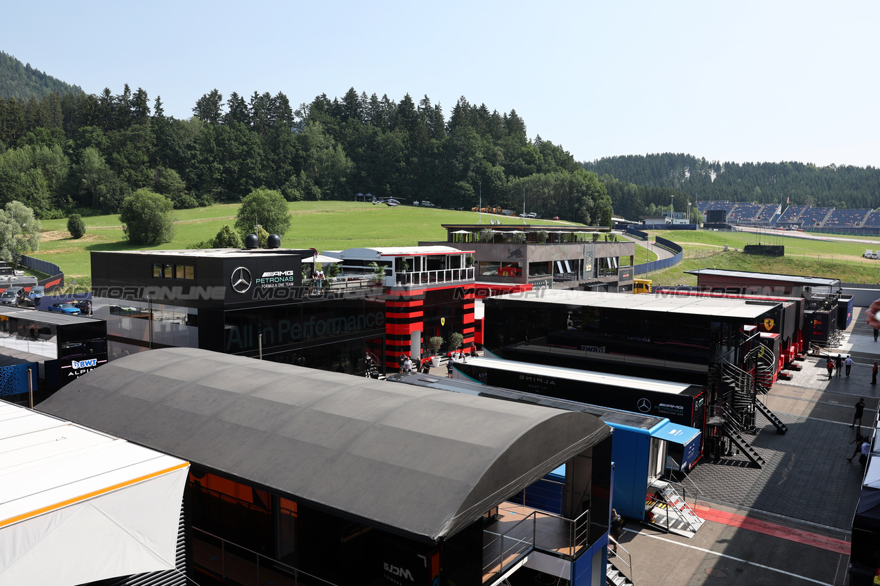 GP AUSTRIA, The paddock.

30.06.2023. Formula 1 World Championship, Rd 10, Austrian Grand Prix, Spielberg, Austria, Qualifiche Day.

- www.xpbimages.com, EMail: requests@xpbimages.com © Copyright: Moy / XPB Images