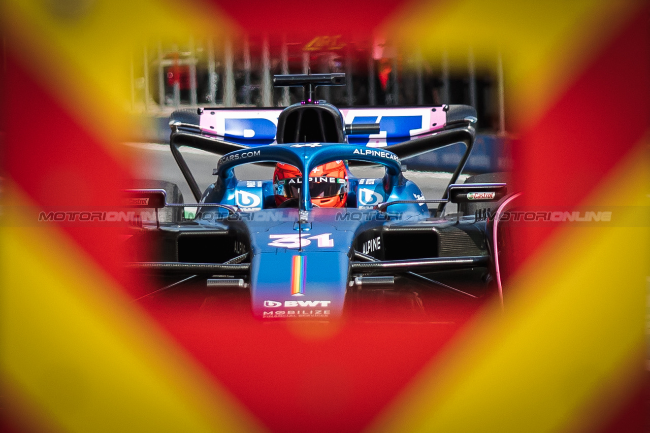 GP AUSTRIA, Esteban Ocon (FRA) Alpine F1 Team A523 in the pits.

30.06.2023. Formula 1 World Championship, Rd 10, Austrian Grand Prix, Spielberg, Austria, Qualifiche Day.

- www.xpbimages.com, EMail: requests@xpbimages.com © Copyright: Bearne / XPB Images