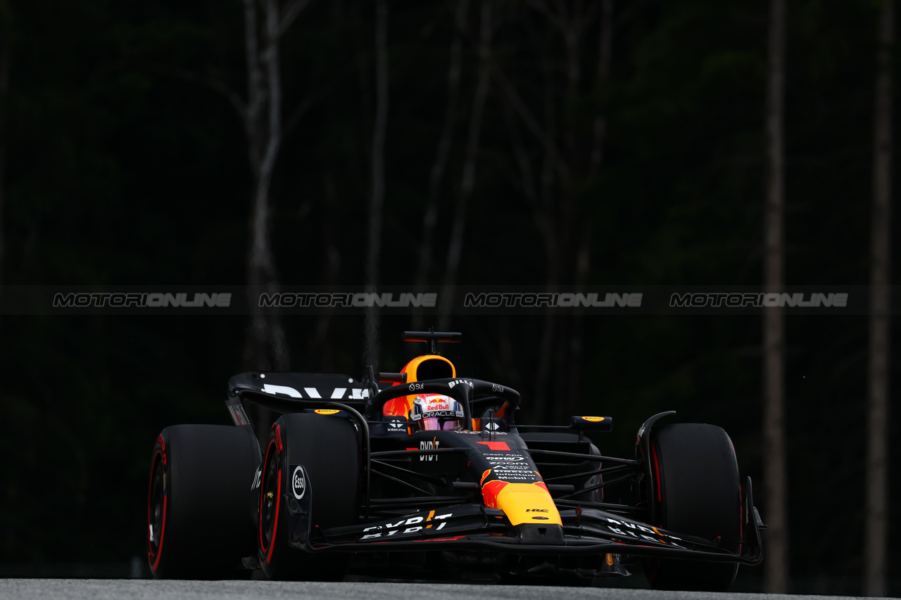 GP AUSTRIA, Max Verstappen (NLD) Red Bull Racing RB19.

30.06.2023. Formula 1 World Championship, Rd 10, Austrian Grand Prix, Spielberg, Austria, Qualifiche Day.

 - www.xpbimages.com, EMail: requests@xpbimages.com © Copyright: Coates / XPB Images