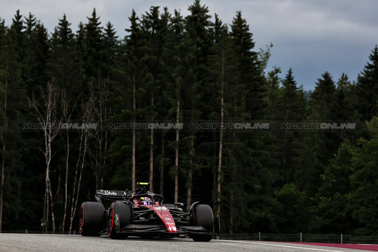 GP AUSTRIA, Zhou Guanyu (CHN) Alfa Romeo F1 Team C43.

30.06.2023. Formula 1 World Championship, Rd 10, Austrian Grand Prix, Spielberg, Austria, Qualifiche Day.

 - www.xpbimages.com, EMail: requests@xpbimages.com © Copyright: Coates / XPB Images