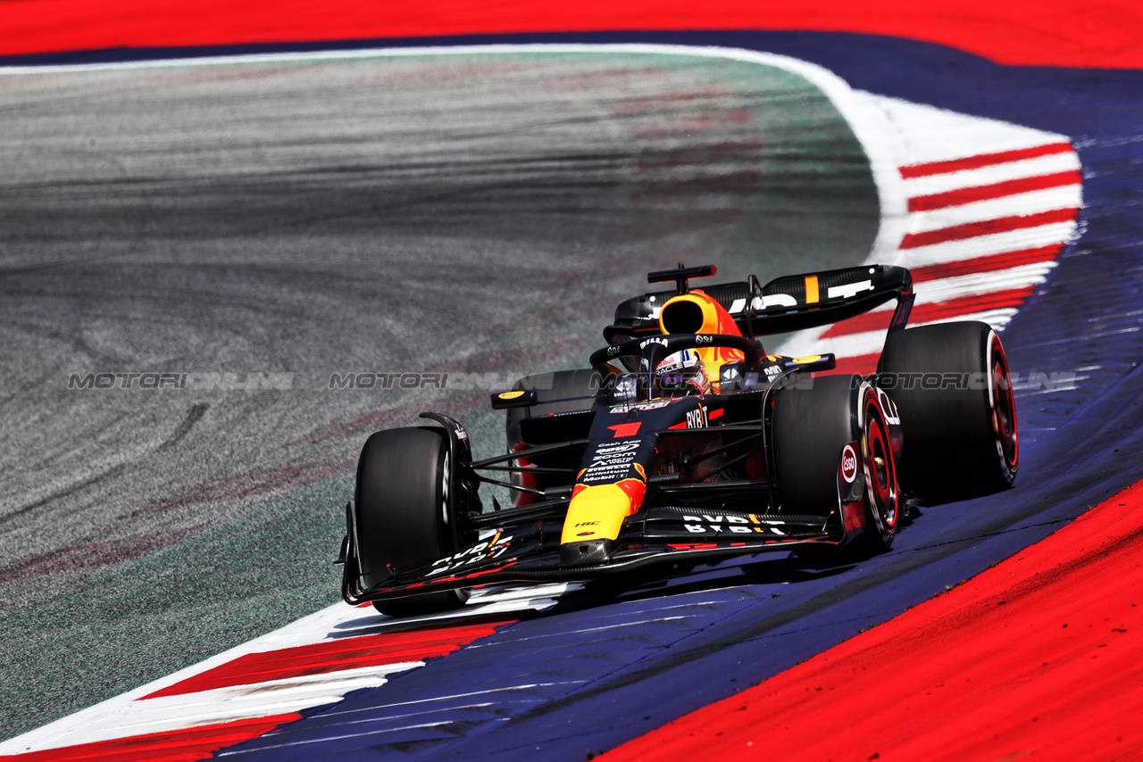 GP AUSTRIA, Max Verstappen (NLD) Red Bull Racing RB19.

30.06.2023. Formula 1 World Championship, Rd 10, Austrian Grand Prix, Spielberg, Austria, Qualifiche Day.

- www.xpbimages.com, EMail: requests@xpbimages.com © Copyright: Moy / XPB Images
