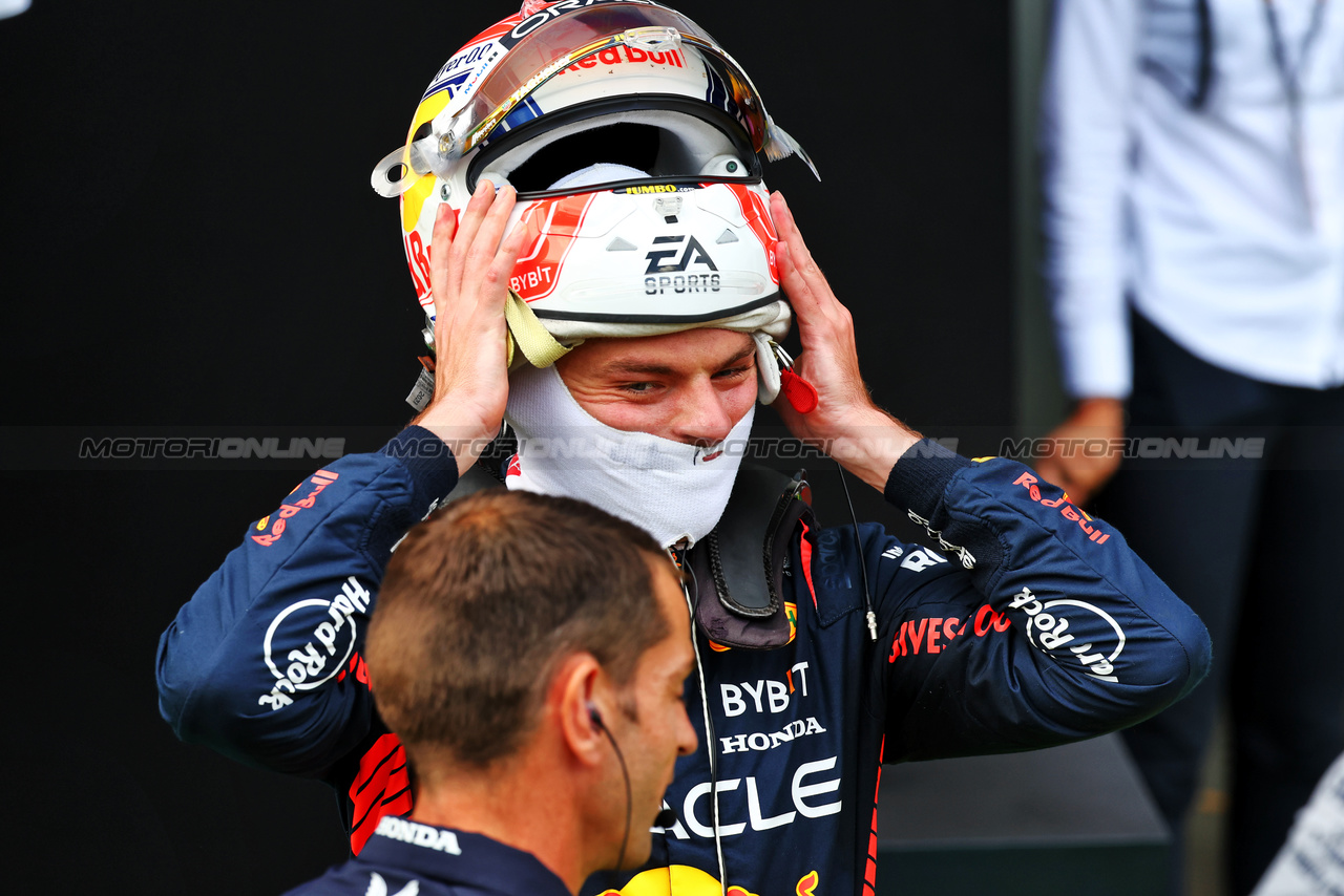 GP AUSTRIA, Pole sitter Max Verstappen (NLD) Red Bull Racing in qualifying parc ferme.

30.06.2023. Formula 1 World Championship, Rd 10, Austrian Grand Prix, Spielberg, Austria, Qualifiche Day.

- www.xpbimages.com, EMail: requests@xpbimages.com © Copyright: Batchelor / XPB Images