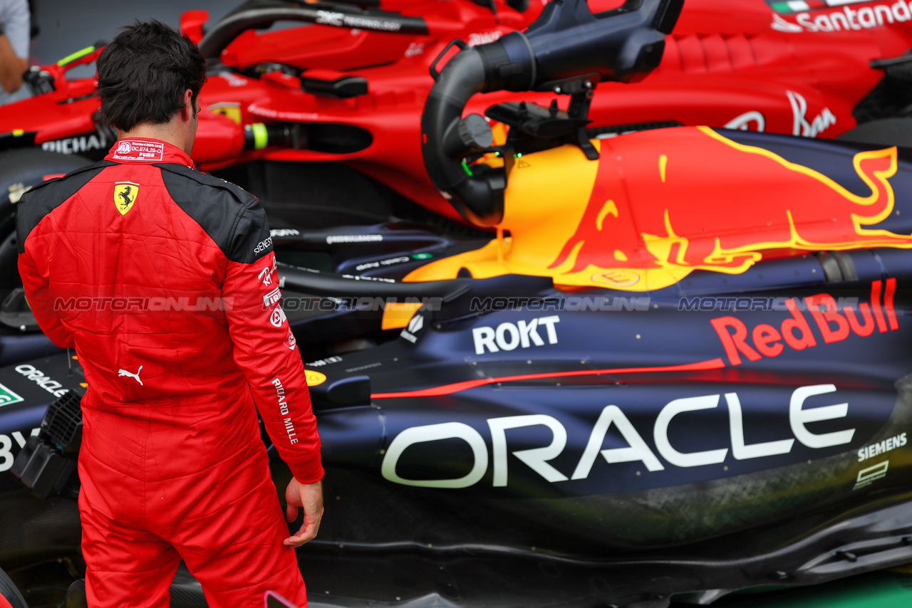 GP AUSTRIA, Carlos Sainz Jr (ESP) Ferrari in qualifying parc ferme.

30.06.2023. Formula 1 World Championship, Rd 10, Austrian Grand Prix, Spielberg, Austria, Qualifiche Day.

- www.xpbimages.com, EMail: requests@xpbimages.com © Copyright: Batchelor / XPB Images