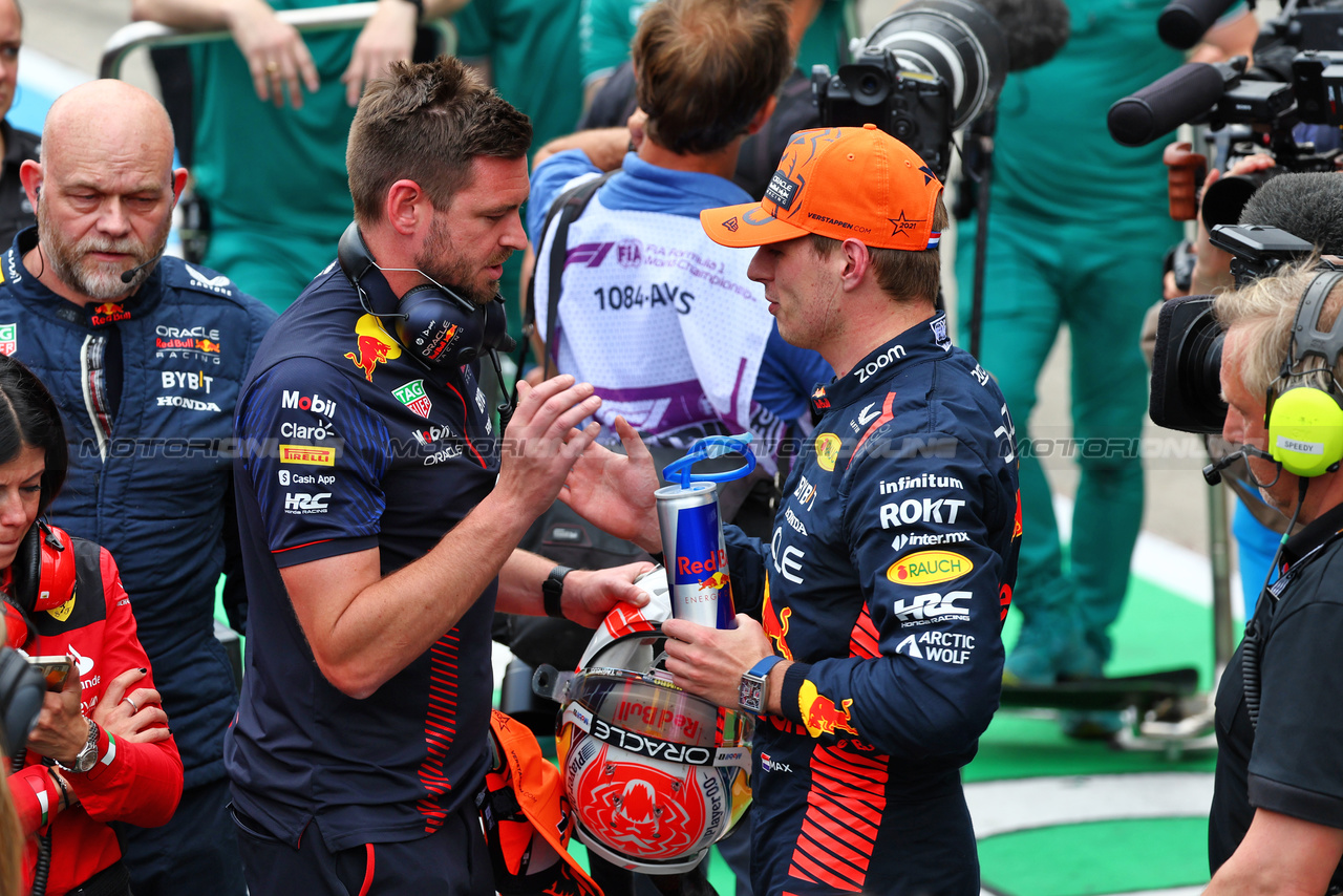 GP AUSTRIA, Max Verstappen (NLD) Red Bull Racing celebrates his pole position in qualifying parc ferme.

30.06.2023. Formula 1 World Championship, Rd 10, Austrian Grand Prix, Spielberg, Austria, Qualifiche Day.

- www.xpbimages.com, EMail: requests@xpbimages.com © Copyright: Batchelor / XPB Images