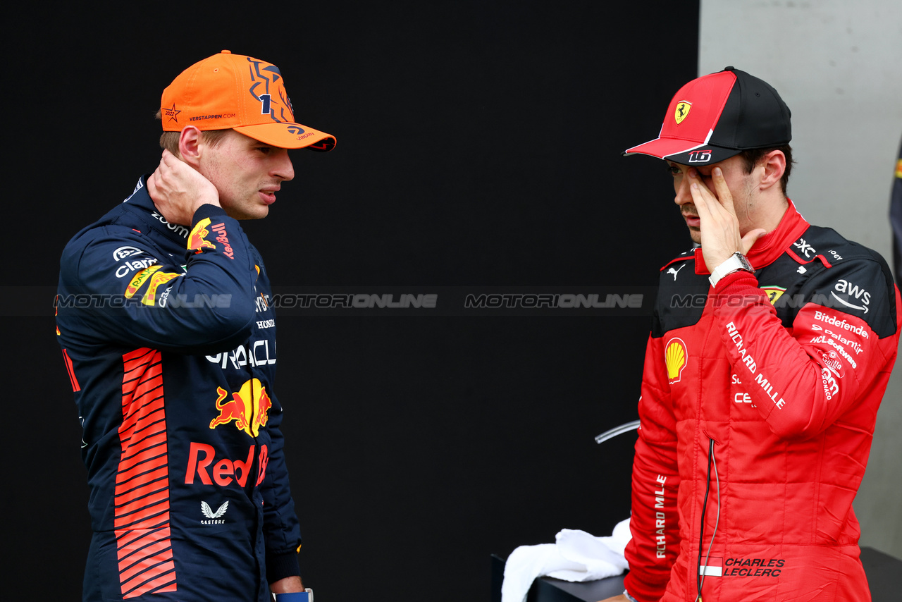 GP AUSTRIA, (L to R): Max Verstappen (NLD) Red Bull Racing e Charles Leclerc (MON) Ferrari in qualifying parc ferme.

30.06.2023. Formula 1 World Championship, Rd 10, Austrian Grand Prix, Spielberg, Austria, Qualifiche Day.

- www.xpbimages.com, EMail: requests@xpbimages.com © Copyright: Batchelor / XPB Images