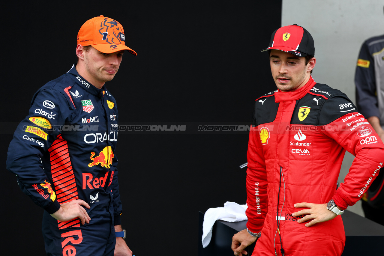 GP AUSTRIA, (L to R): Max Verstappen (NLD) Red Bull Racing e Charles Leclerc (MON) Ferrari in qualifying parc ferme.

30.06.2023. Formula 1 World Championship, Rd 10, Austrian Grand Prix, Spielberg, Austria, Qualifiche Day.

- www.xpbimages.com, EMail: requests@xpbimages.com © Copyright: Batchelor / XPB Images