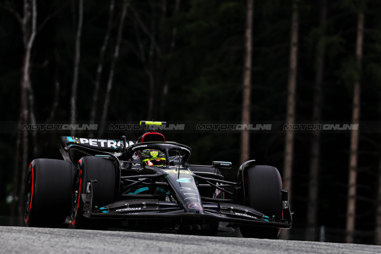 GP AUSTRIA, Lewis Hamilton (GBR) Mercedes AMG F1 W14.

30.06.2023. Formula 1 World Championship, Rd 10, Austrian Grand Prix, Spielberg, Austria, Qualifiche Day.

 - www.xpbimages.com, EMail: requests@xpbimages.com © Copyright: Coates / XPB Images