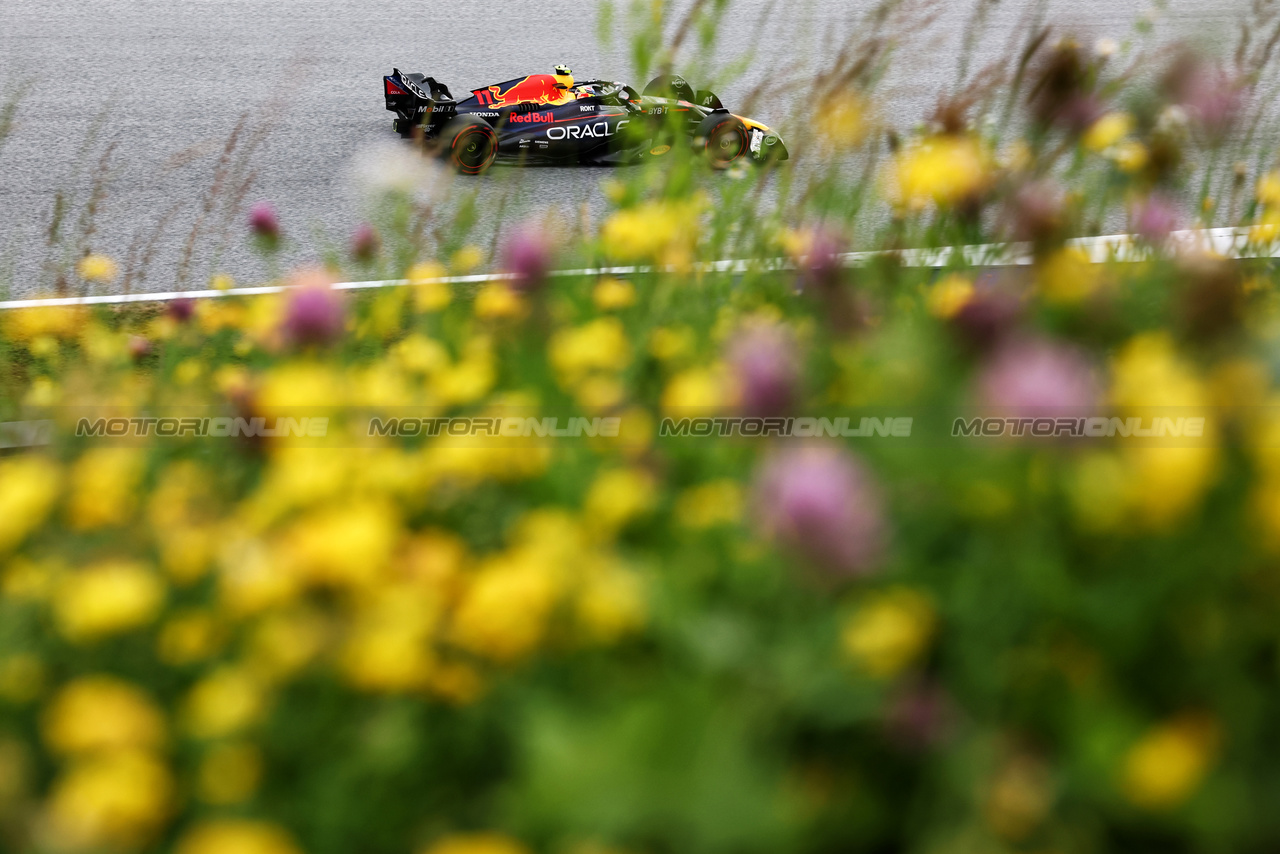 GP AUSTRIA, Sergio Perez (MEX) Red Bull Racing RB19.

30.06.2023. Formula 1 World Championship, Rd 10, Austrian Grand Prix, Spielberg, Austria, Qualifiche Day.

- www.xpbimages.com, EMail: requests@xpbimages.com © Copyright: Moy / XPB Images