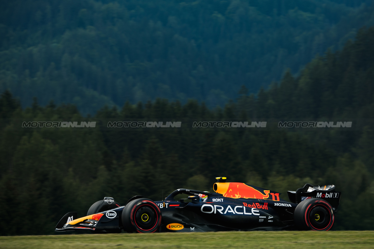 GP AUSTRIA, Sergio Perez (MEX) Red Bull Racing RB19.

30.06.2023. Formula 1 World Championship, Rd 10, Austrian Grand Prix, Spielberg, Austria, Qualifiche Day.

- www.xpbimages.com, EMail: requests@xpbimages.com © Copyright: Bearne / XPB Images