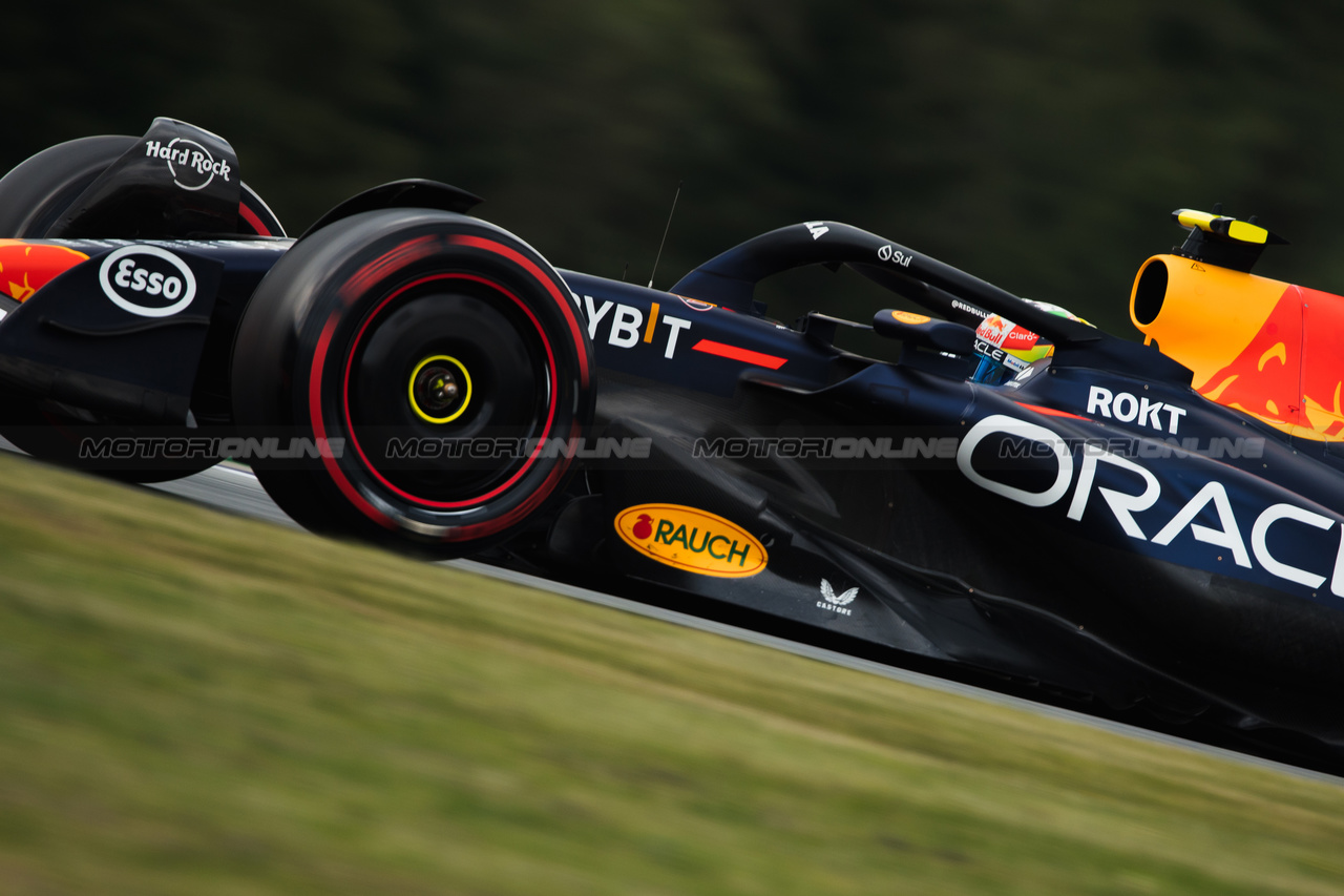GP AUSTRIA, Sergio Perez (MEX) Red Bull Racing RB19.

30.06.2023. Formula 1 World Championship, Rd 10, Austrian Grand Prix, Spielberg, Austria, Qualifiche Day.

- www.xpbimages.com, EMail: requests@xpbimages.com © Copyright: Bearne / XPB Images