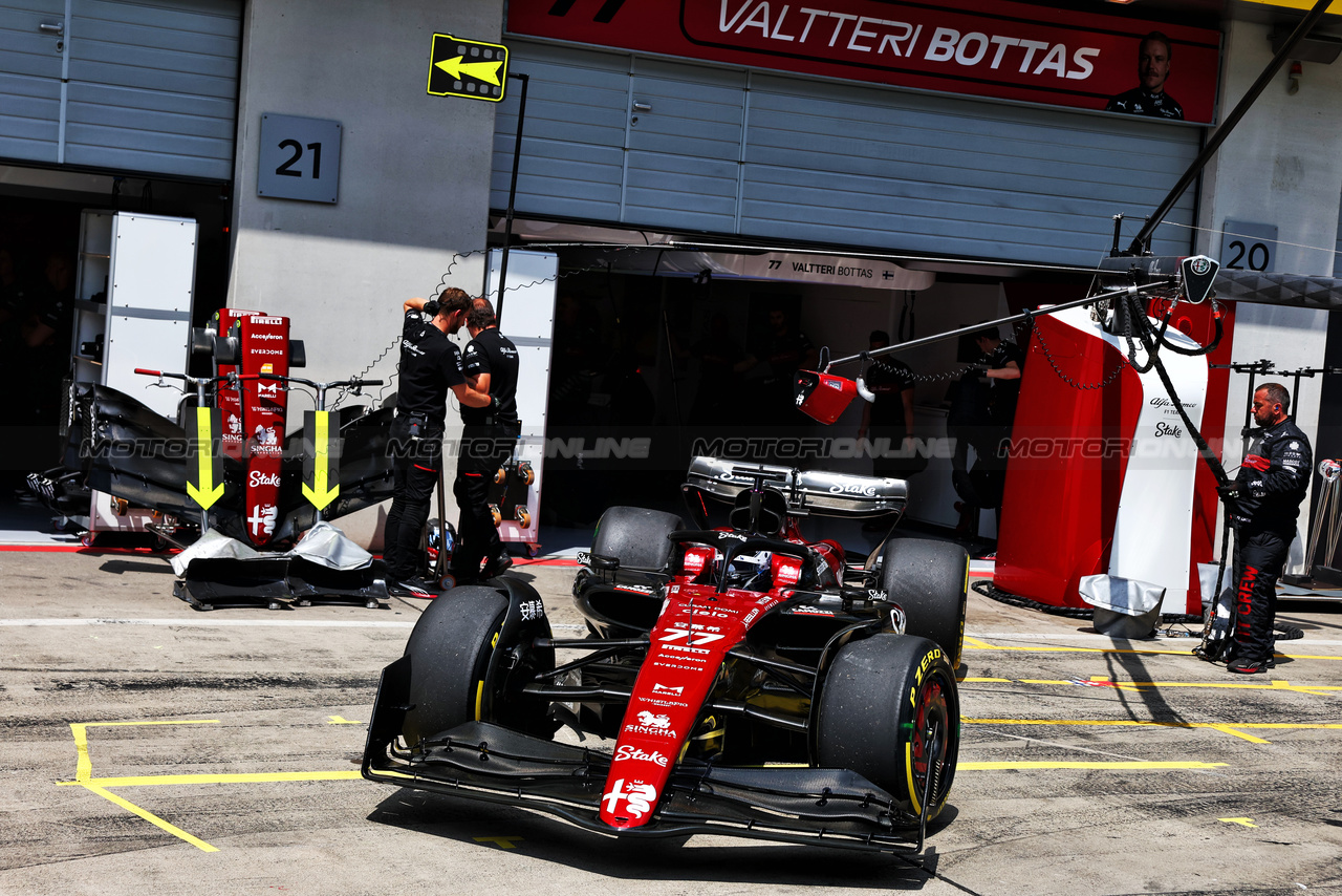 GP AUSTRIA, Valtteri Bottas (FIN) Alfa Romeo F1 Team C43 leaves the pits.

30.06.2023. Formula 1 World Championship, Rd 10, Austrian Grand Prix, Spielberg, Austria, Qualifiche Day.

- www.xpbimages.com, EMail: requests@xpbimages.com © Copyright: Batchelor / XPB Images