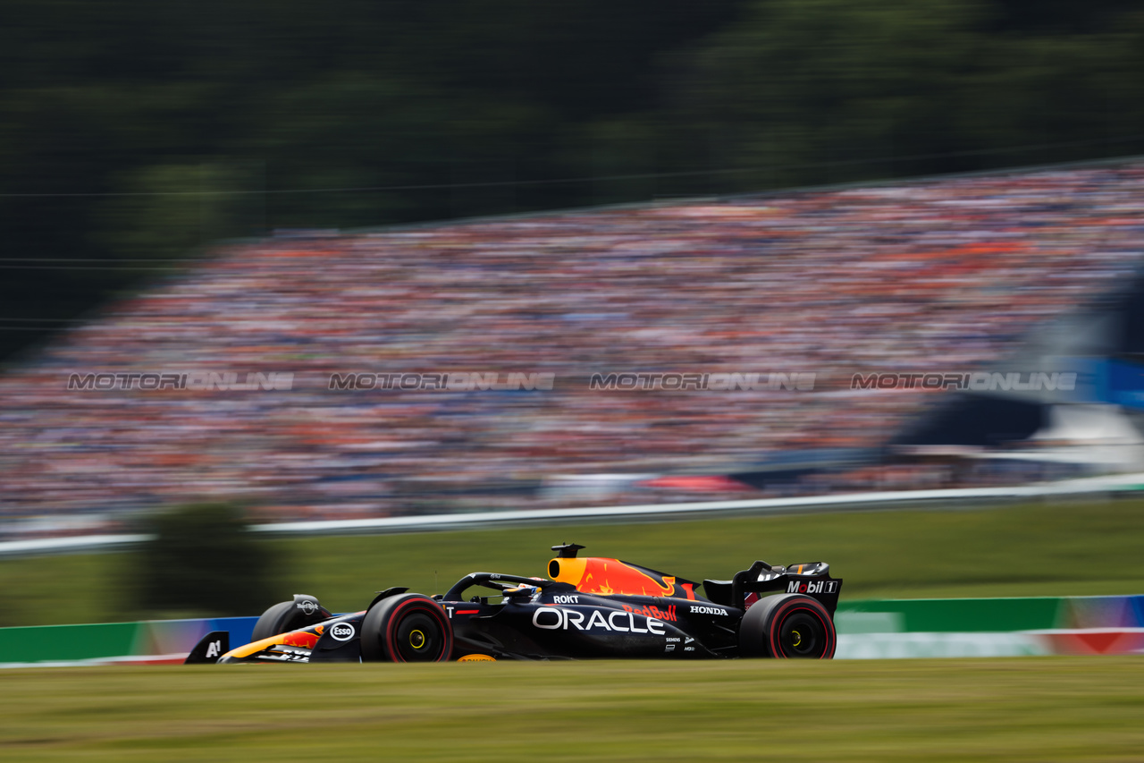 GP AUSTRIA, Max Verstappen (NLD) Red Bull Racing RB19.

30.06.2023. Formula 1 World Championship, Rd 10, Austrian Grand Prix, Spielberg, Austria, Qualifiche Day.

- www.xpbimages.com, EMail: requests@xpbimages.com © Copyright: Bearne / XPB Images