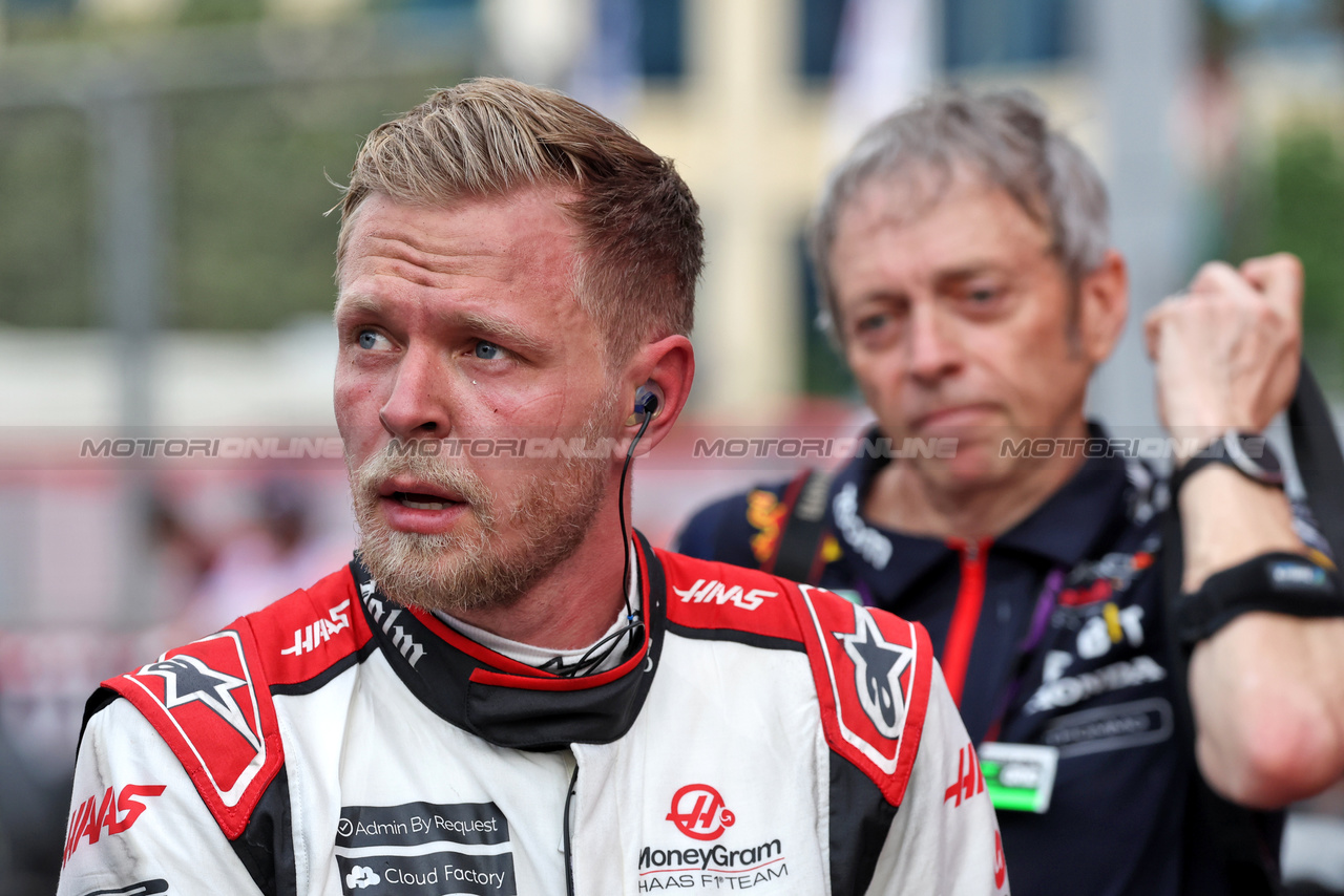 GP AZERBAIJAN, Kevin Magnussen (DEN) Haas F1 Team in parc ferme.

30.04.2023. Formula 1 World Championship, Rd 4, Azerbaijan Grand Prix, Baku Street Circuit, Azerbaijan, Gara Day.

- www.xpbimages.com, EMail: requests@xpbimages.com ¬© Copyright: Bearne / XPB Images