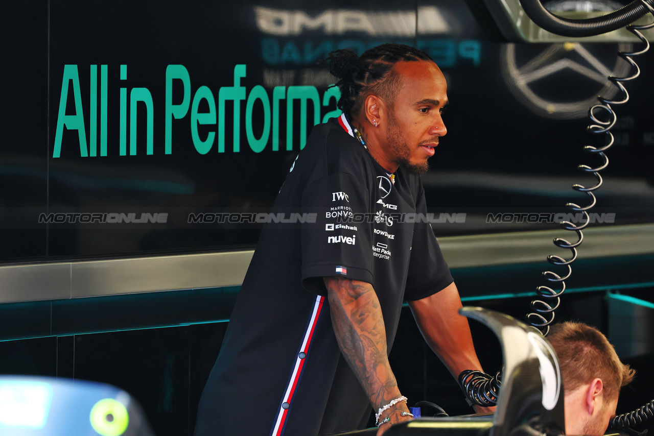 GP AZERBAIJAN, Lewis Hamilton (GBR) Mercedes AMG F1.

27.04.2023. Formula 1 World Championship, Rd 4, Azerbaijan Grand Prix, Baku Street Circuit, Azerbaijan, Preparation Day.

 - www.xpbimages.com, EMail: requests@xpbimages.com ¬© Copyright: Coates / XPB Images