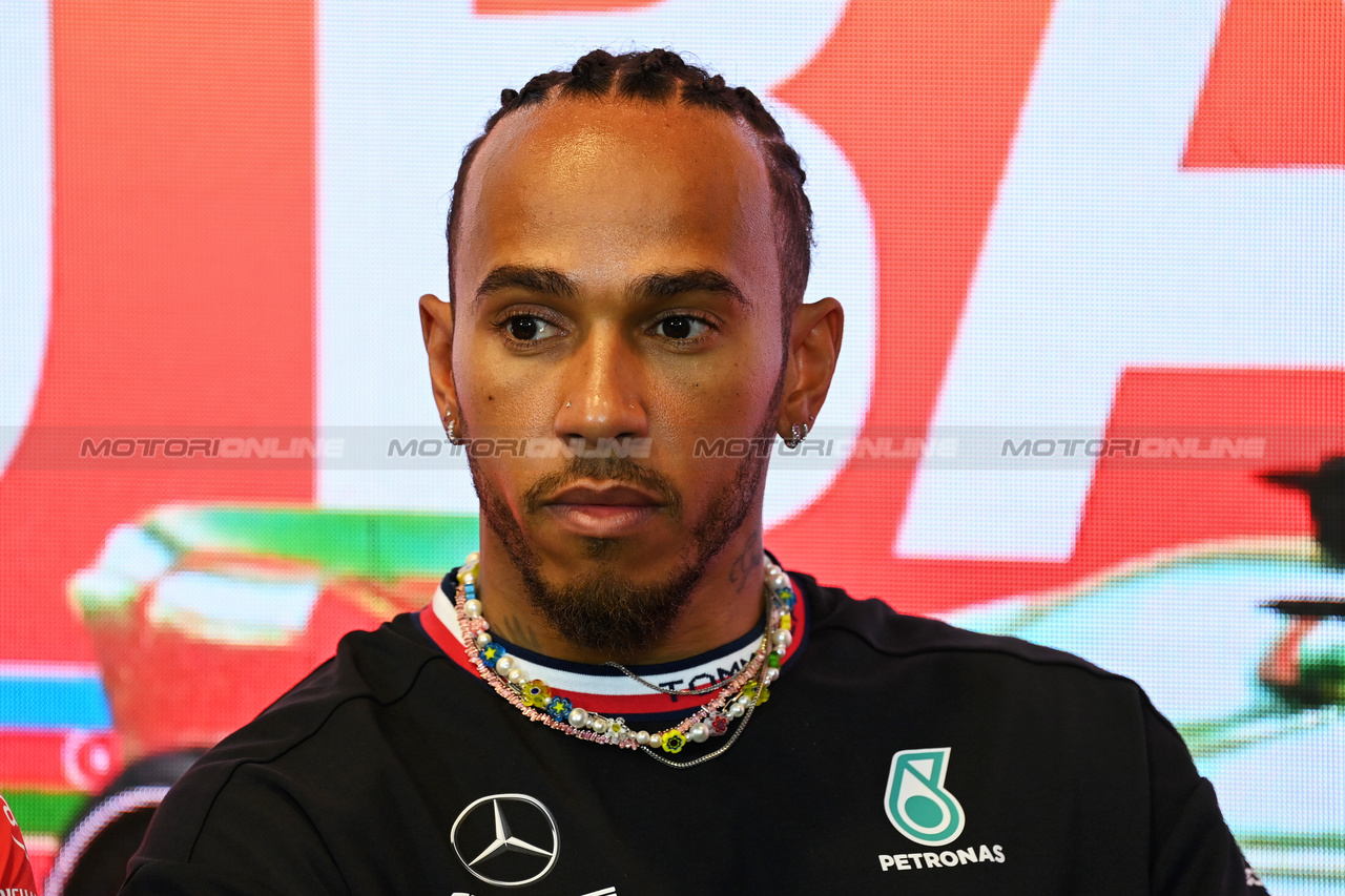 GP AZERBAIJAN, Lewis Hamilton (GBR) Mercedes AMG F1 in the FIA Press Conference.

27.04.2023. Formula 1 World Championship, Rd 4, Azerbaijan Grand Prix, Baku Street Circuit, Azerbaijan, Preparation Day.

- www.xpbimages.com, EMail: requests@xpbimages.com ¬© Copyright: XPB Images