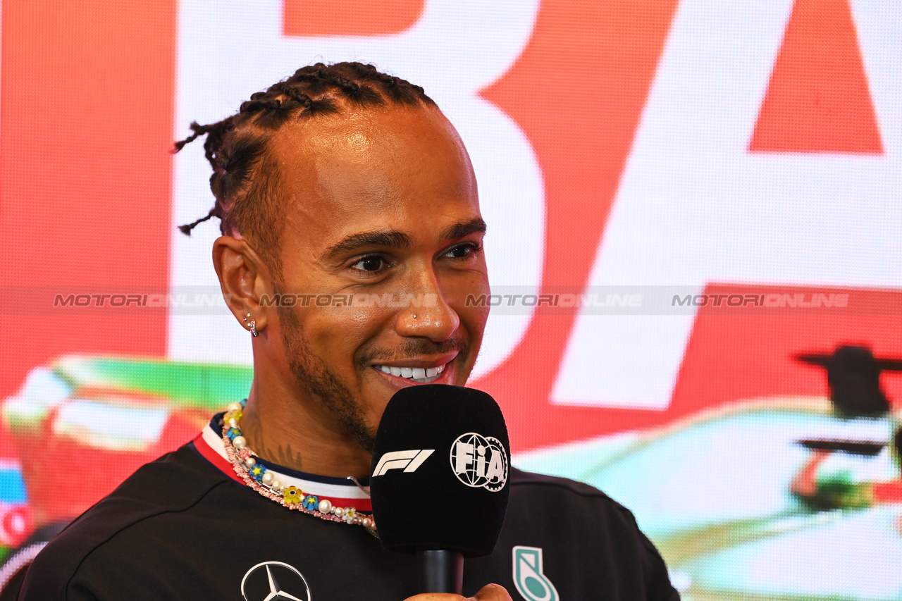 GP AZERBAIJAN, Lewis Hamilton (GBR) Mercedes AMG F1 in the FIA Press Conference.

27.04.2023. Formula 1 World Championship, Rd 4, Azerbaijan Grand Prix, Baku Street Circuit, Azerbaijan, Preparation Day.

- www.xpbimages.com, EMail: requests@xpbimages.com ¬© Copyright: XPB Images