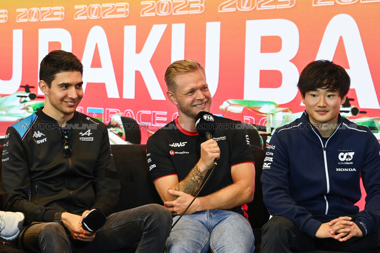 GP AZERBAIJAN, (L to R): Esteban Ocon (FRA) Alpine F1 Team; Kevin Magnussen (DEN) Haas F1 Team; e Yuki Tsunoda (JPN) AlphaTauri in the FIA Press Conference.

27.04.2023. Formula 1 World Championship, Rd 4, Azerbaijan Grand Prix, Baku Street Circuit, Azerbaijan, Preparation Day.

- www.xpbimages.com, EMail: requests@xpbimages.com ¬© Copyright: XPB Images