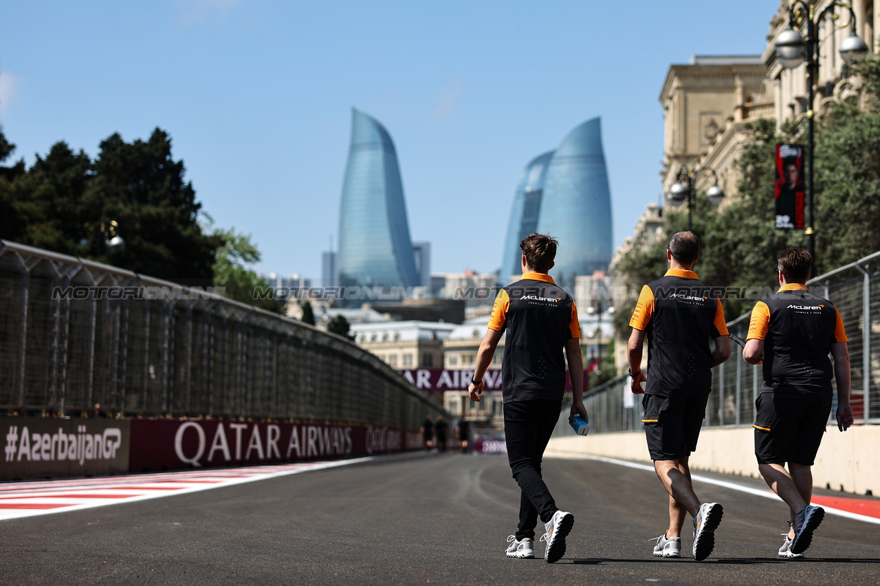 GP AZERBAIJAN, Oscar Piastri (AUS), McLaren 
27.04.2023. Formula 1 World Championship, Rd 4, Azerbaijan Grand Prix, Baku Street Circuit, Azerbaijan, Preparation Day.
- www.xpbimages.com, EMail: requests@xpbimages.com ¬© Copyright: Charniaux / XPB Images