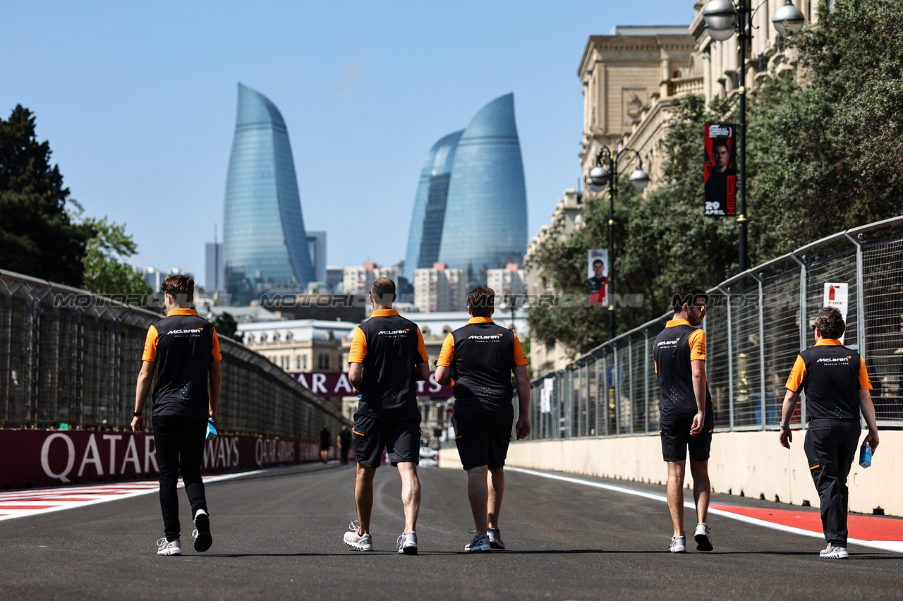 GP AZERBAIJAN, Oscar Piastri (AUS), McLaren 
27.04.2023. Formula 1 World Championship, Rd 4, Azerbaijan Grand Prix, Baku Street Circuit, Azerbaijan, Preparation Day.
- www.xpbimages.com, EMail: requests@xpbimages.com ¬© Copyright: Charniaux / XPB Images