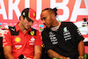 GP AZERBAIJAN, (L to R): Carlos Sainz Jr (ESP) Ferrari e Lewis Hamilton (GBR) Mercedes AMG F1 in the FIA Press Conference.
27.04.2023. Formula 1 World Championship, Rd 4, Azerbaijan Grand Prix, Baku Street Circuit, Azerbaijan, Preparation Day.
- www.xpbimages.com, EMail: requests@xpbimages.com ¬© Copyright: XPB Images