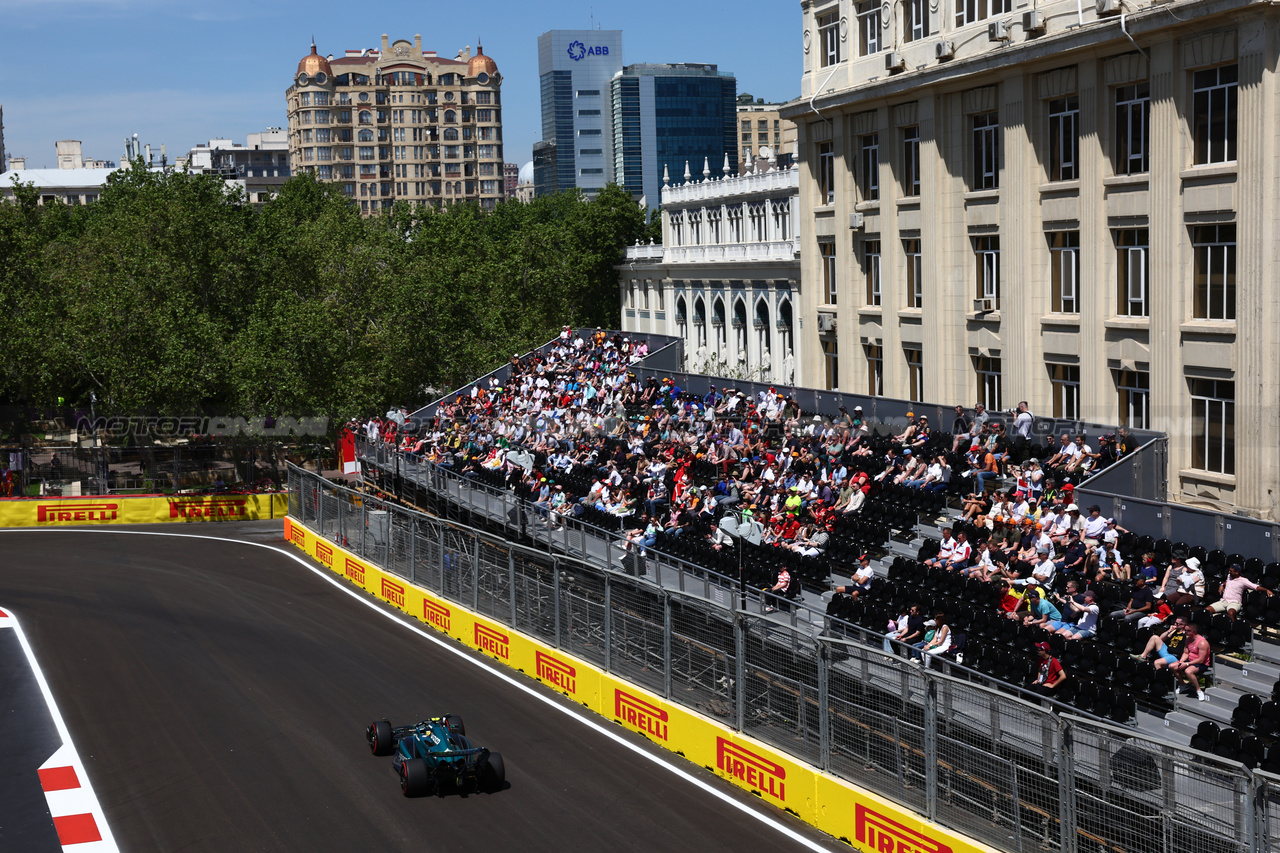 GP AZERBAIJAN, Fernando Alonso (ESP) Aston Martin F1 Team AMR23.

29.04.2023. Formula 1 World Championship, Rd 4, Azerbaijan Grand Prix, Baku Street Circuit, Azerbaijan, Sprint Day.

- www.xpbimages.com, EMail: requests@xpbimages.com ¬© Copyright: Batchelor / XPB Images