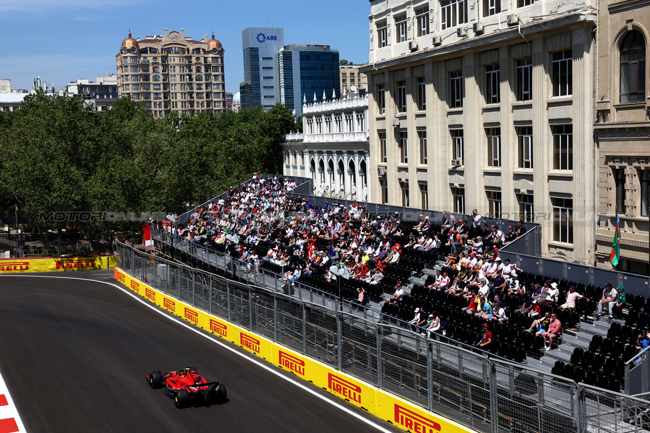GP AZERBAIJAN, Carlos Sainz Jr (ESP) Ferrari SF-23.

29.04.2023. Formula 1 World Championship, Rd 4, Azerbaijan Grand Prix, Baku Street Circuit, Azerbaijan, Sprint Day.

- www.xpbimages.com, EMail: requests@xpbimages.com ¬© Copyright: Batchelor / XPB Images