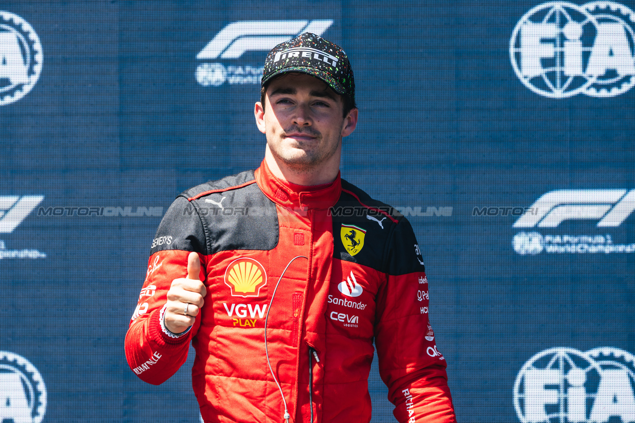 GP AZERBAIJAN, Charles Leclerc (MON) Ferrari celebrates winning Sprint Shootout in parc ferme.

29.04.2023. Formula 1 World Championship, Rd 4, Azerbaijan Grand Prix, Baku Street Circuit, Azerbaijan, Sprint Day.

- www.xpbimages.com, EMail: requests@xpbimages.com ¬© Copyright: Bearne / XPB Images