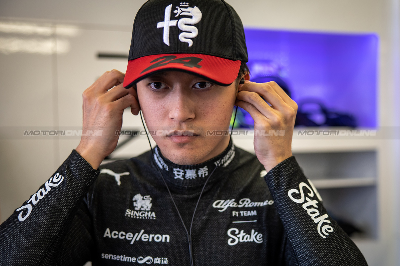 GP AZERBAIJAN, Zhou Guanyu (CHN) Alfa Romeo F1 Team.

29.04.2023. Formula 1 World Championship, Rd 4, Azerbaijan Grand Prix, Baku Street Circuit, Azerbaijan, Sprint Day.

- www.xpbimages.com, EMail: requests@xpbimages.com ¬© Copyright: Bearne / XPB Images