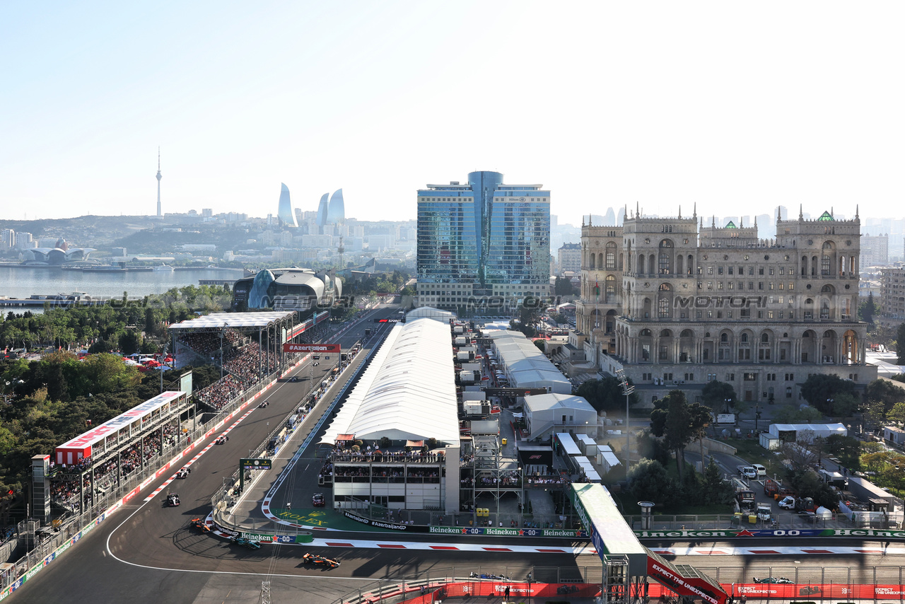 GP AZERBAIJAN, Lando Norris (GBR) McLaren MCL60.

29.04.2023. Formula 1 World Championship, Rd 4, Azerbaijan Grand Prix, Baku Street Circuit, Azerbaijan, Sprint Day.

- www.xpbimages.com, EMail: requests@xpbimages.com ¬© Copyright: Bearne / XPB Images